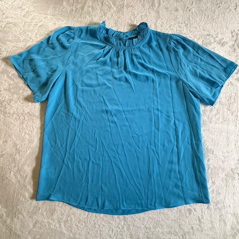 Ann Taylor Blue Ruffle Mock Neck Blouse Medium Short Sleeve Keyhole Back NEW
